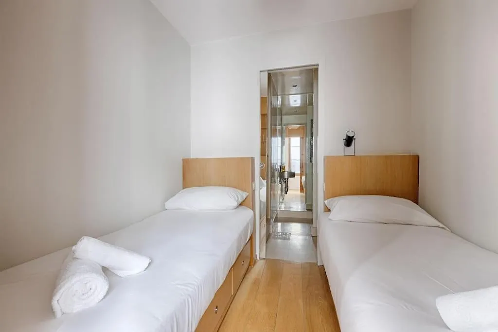 Luxury Apartment Saint Honore Champs Elysees Parijs