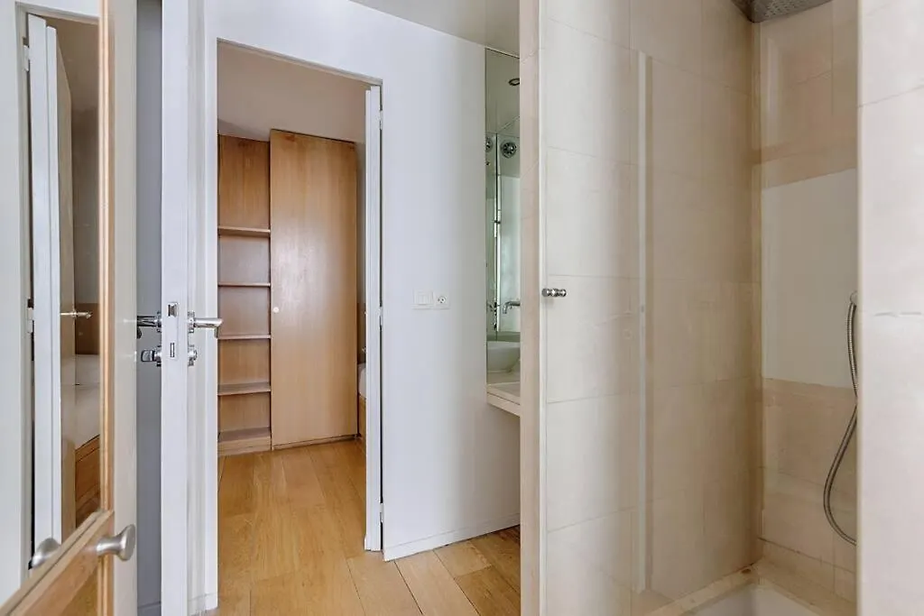 Luxury Apartment Saint Honore Champs Elysees Parijs