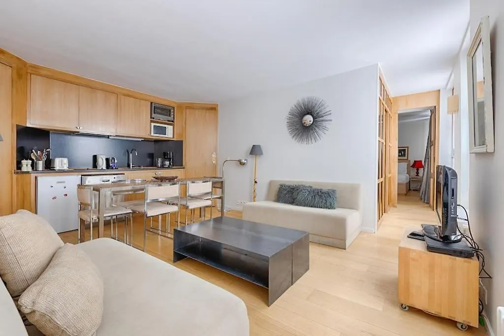 Luxury Apartment Saint Honore Champs Elysees Parijs
